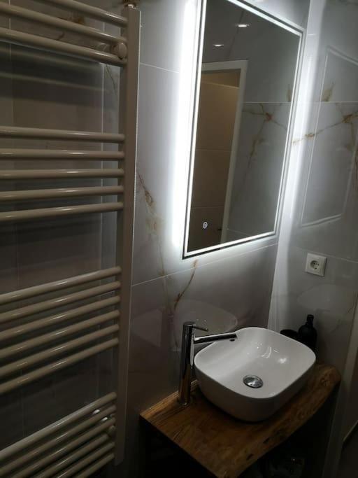 Cozy Renovated Apartment Close To Schoenbrunn Palace Vienna Luaran gambar