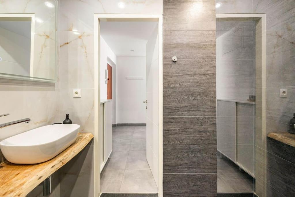 Cozy Renovated Apartment Close To Schoenbrunn Palace Vienna Luaran gambar